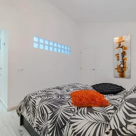 3 Bedrooms In Island Village Pool View Apartment *