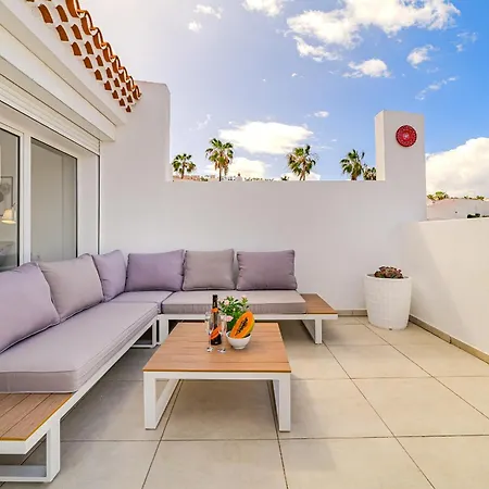 3 Bedrooms In Island Village Pool View דירה אדחה