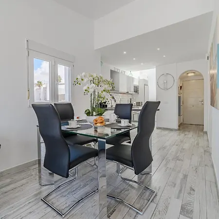 3 Bedrooms In Island Village Pool View 阿德耶