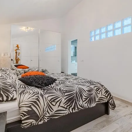公寓 3 Bedrooms In Island Village Pool View *