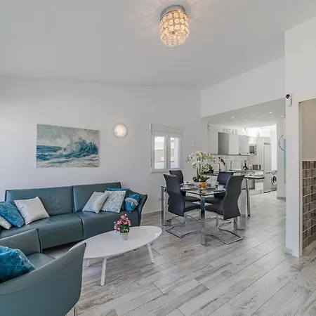 公寓 3 Bedrooms In Island Village Pool View 阿德耶