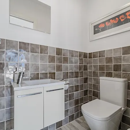 3 Bedrooms In Island Village Pool View * 阿德耶