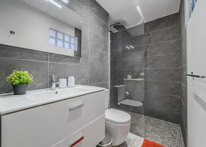 3 Bedrooms In Island Village Pool View דירה *