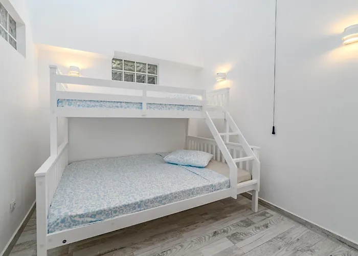 3 Bedrooms In Island Village Pool View 公寓 阿德耶